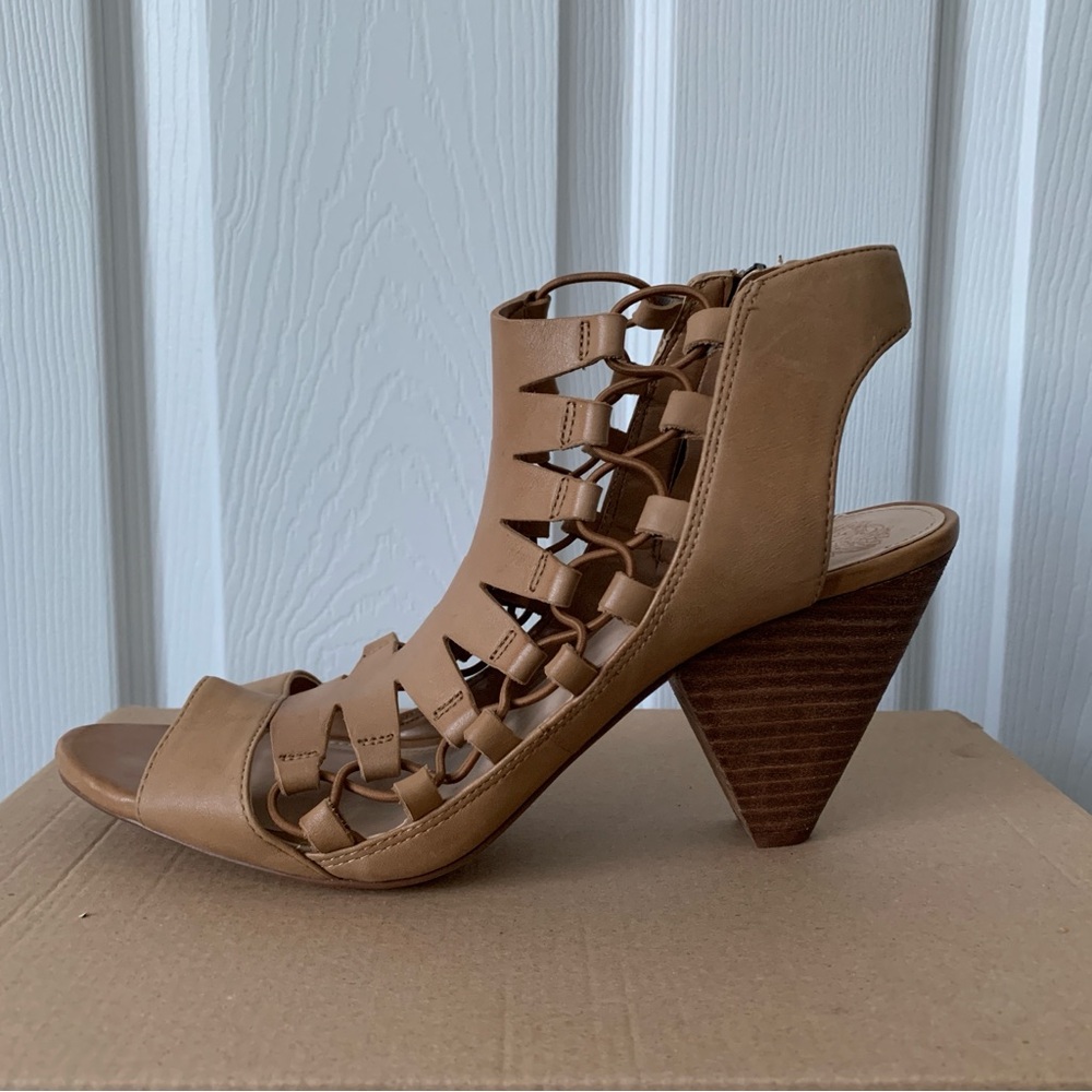 Vince Camuto Heels Tan Size 10
